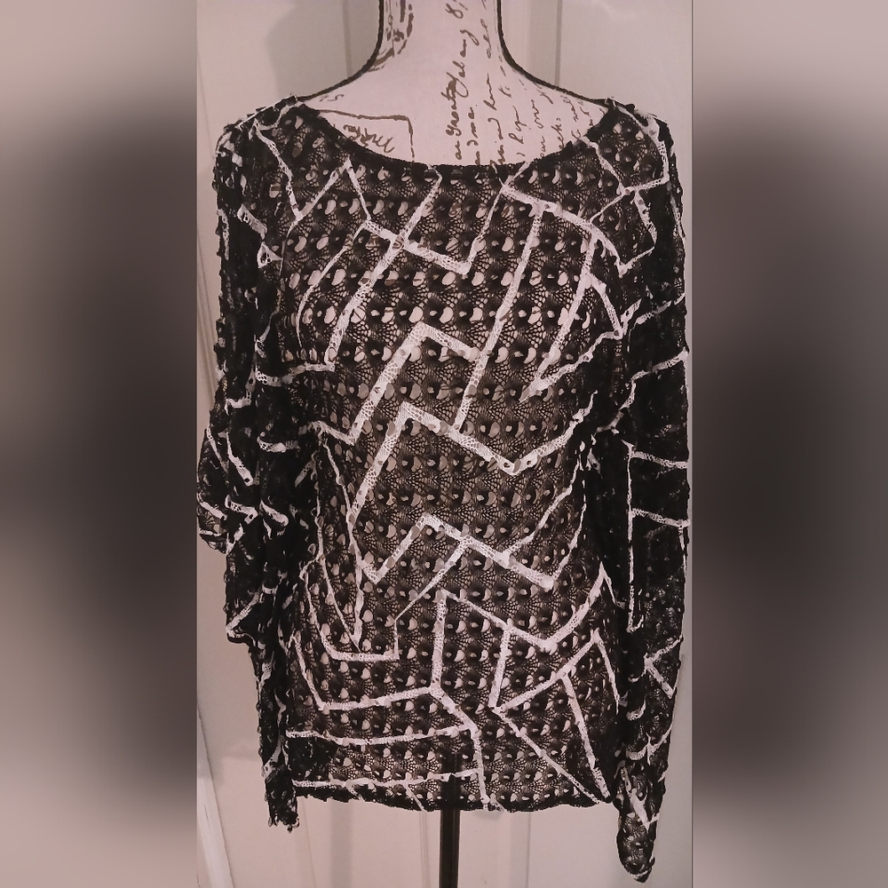 Frank Lyman Design Black and White Tunic